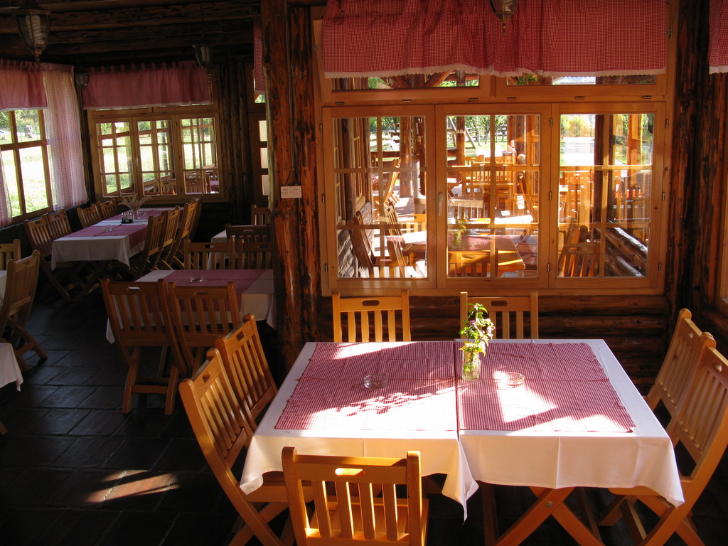 "Izvor" Lisine - kafana sa prenoćištem